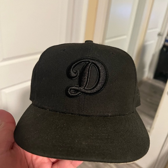 NEW ERA DODGERS SNAPBACK BLACK HAT - Picture 1 of 4